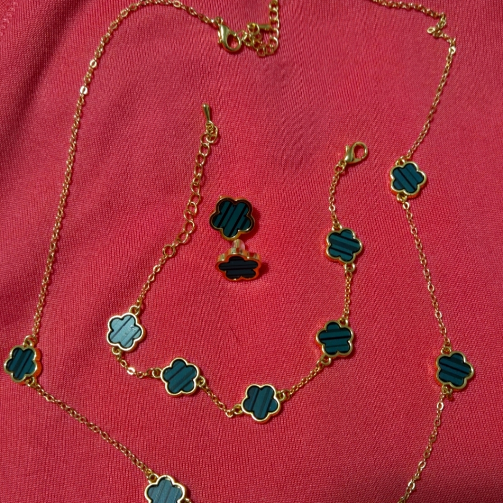 Gold and Green mini Clover Necklace Set